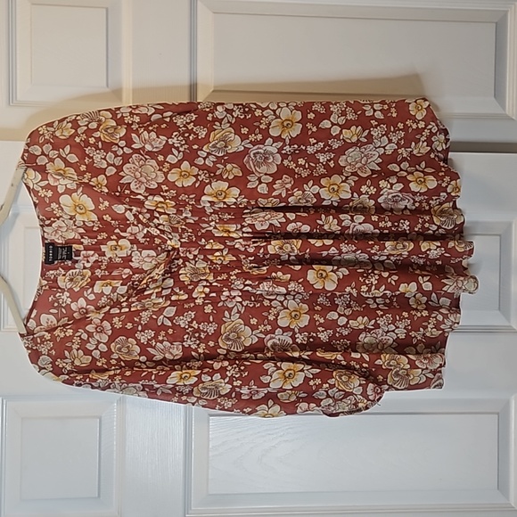 Torrid Floral Print Chiffon Top - Picture 4 of 6